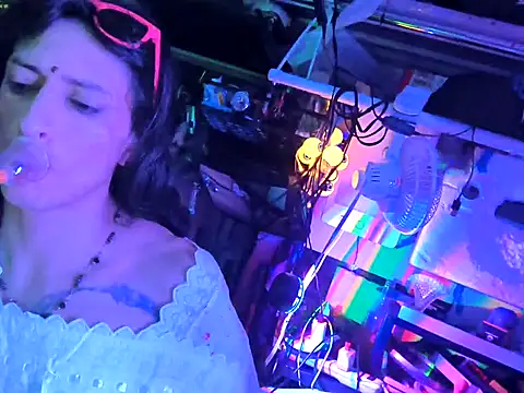 gurlnips live sex cam