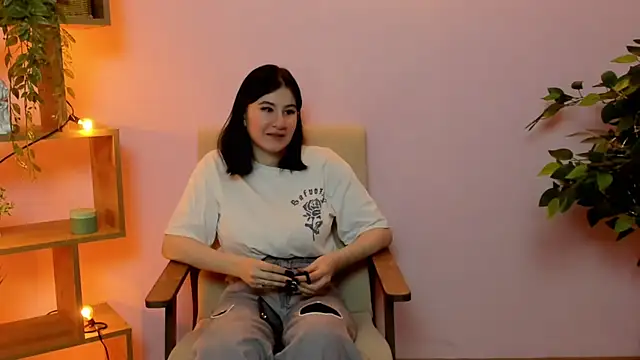 TwilaMode's cam snapshot