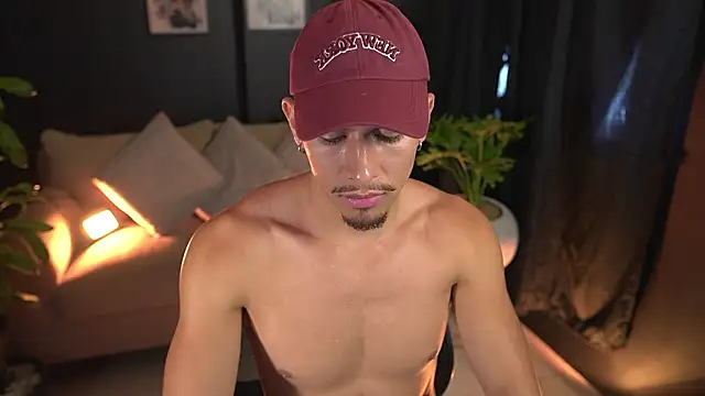 Aaronfox_x's cam snapshot