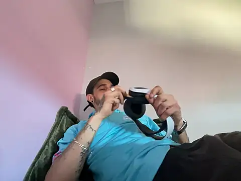 Rebeu313 live sex cam