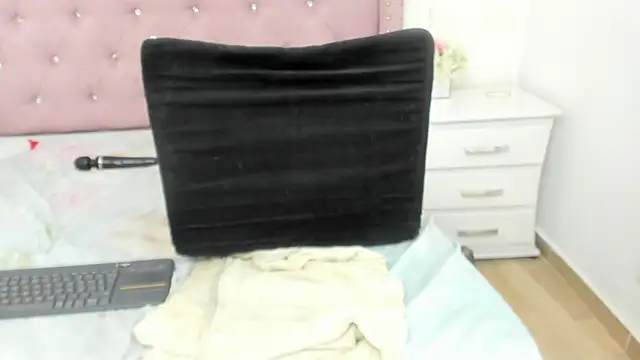 MonicaSchwartz live sex cam