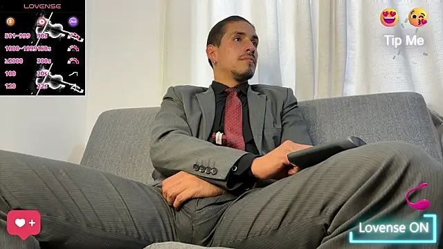 Tom_blunt96 live sex cam