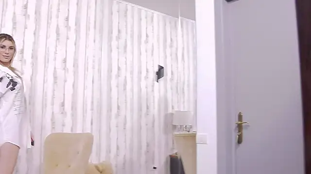 AnisiaConnor live sex cam