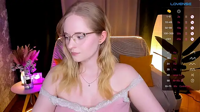 Aemilia_'s cam snapshot