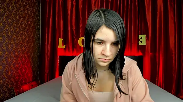 _Polly_Love_'s cam snapshot