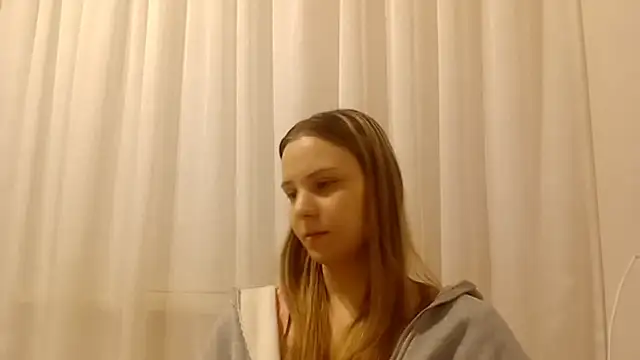 CrackShirker's cam snapshot