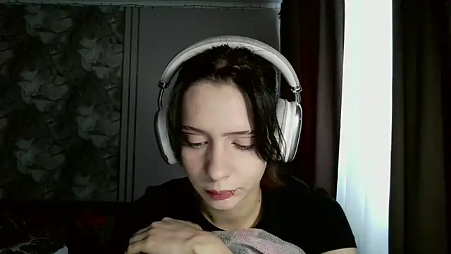 LxayBloom's cam snapshot