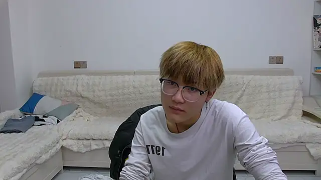 KK-cuteboy's cam snapshot