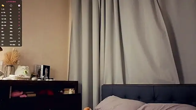 DracosMoon live sex cam