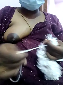 tamilkaviya431's cam snapshot