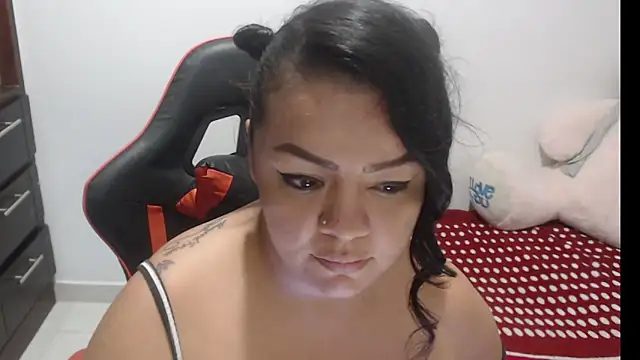 emily_sexxx's cam snapshot