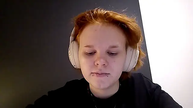 CurlaPettyBom's cam snapshot