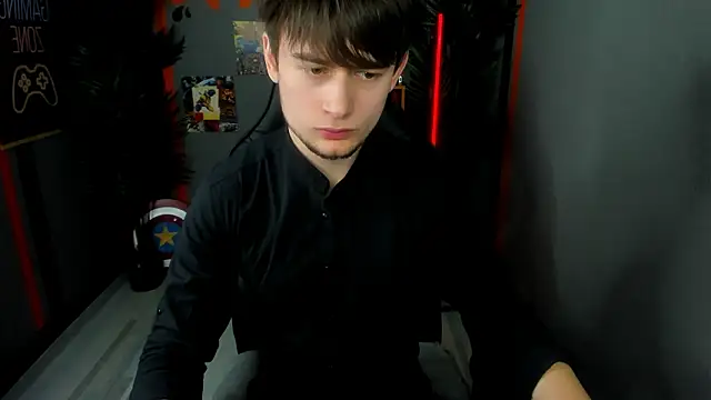 AlejandroEllias live sex cam