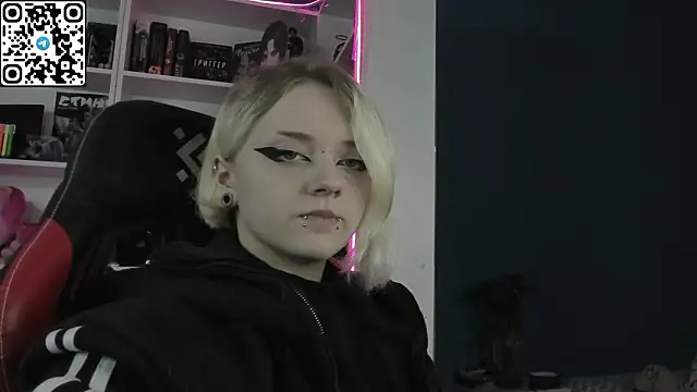 Holy_Mistress_S's cam snapshot