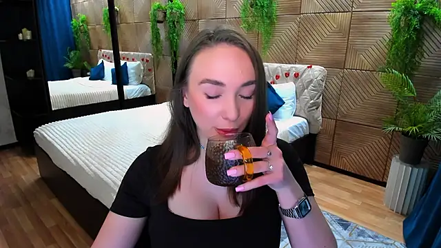 TrueReincarnation live sex cam