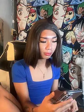 Makemefallinlove live sex cam