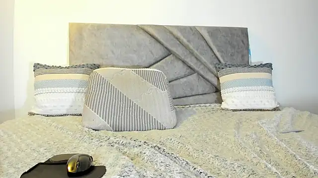 Deliciouscocoa live sex cam