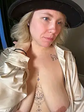 Charming_Daphny live sex cam