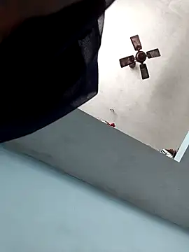 Tamil_riyalini12's cam snapshot