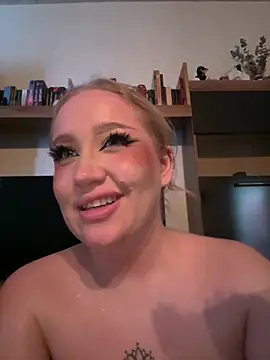 RollDollsi's cam snapshot