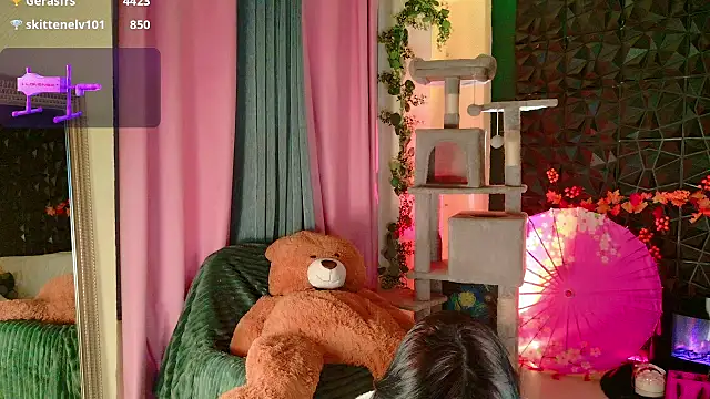 Ari-Nana live sex cam