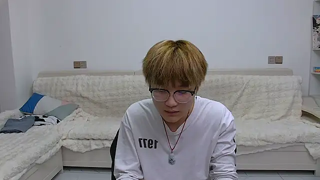 KK-cuteboy live sex cam