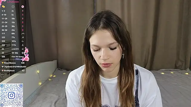 VelvetRisque live sex cam