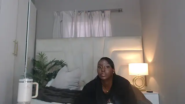 naughtyblackdolie live sex cam