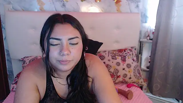 Nicolelewllss's cam snapshot