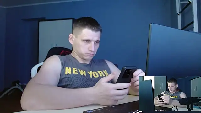 Poliglotjoe1 live sex cam