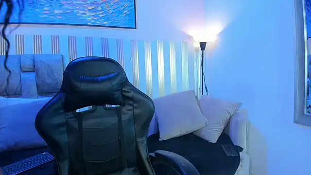 nina_glow's cam snapshot