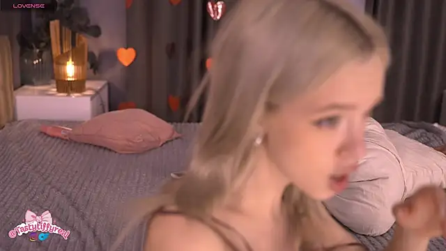 TastyTiffy's cam snapshot