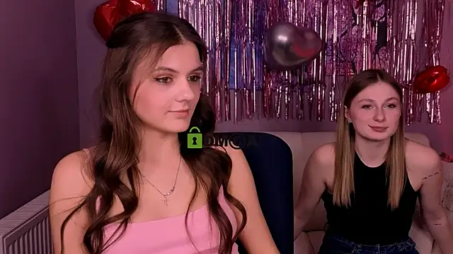 lisa_dark_'s cam snapshot