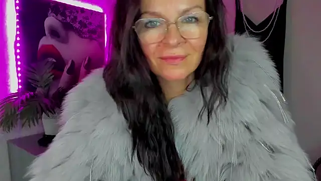 HelenLuxx live sex cam