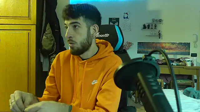 maestroboris95 live sex cam