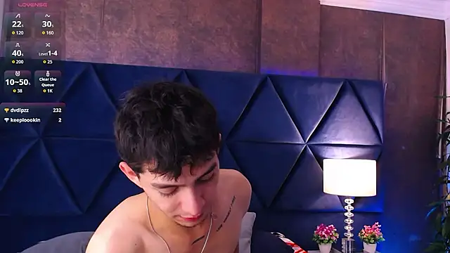 Logan_Woods live sex cam