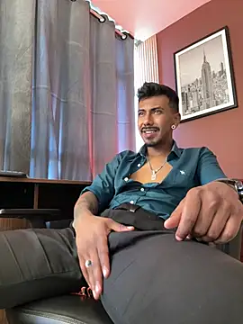 Latinmoster_boss live sex cam