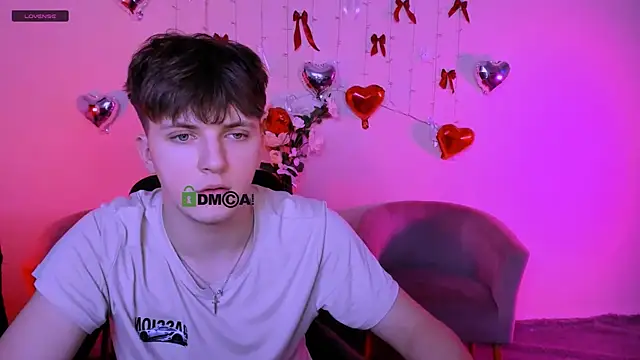 travis_wolf_'s cam snapshot