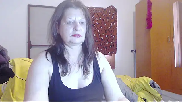 ExtasyMature live sex cam