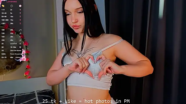 RoxannRunk's cam snapshot