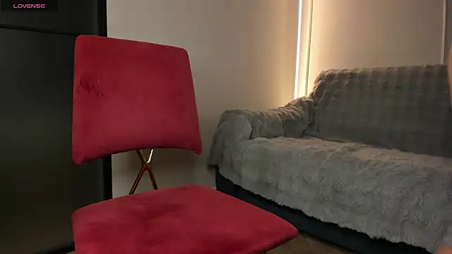 Lunaonekiss live sex cam