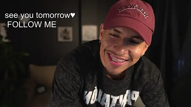 Aaronfox_x live sex cam