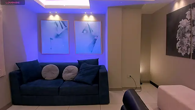 AlinaKravitz live sex cam