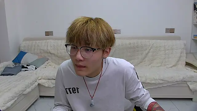 KK-cuteboy live sex cam