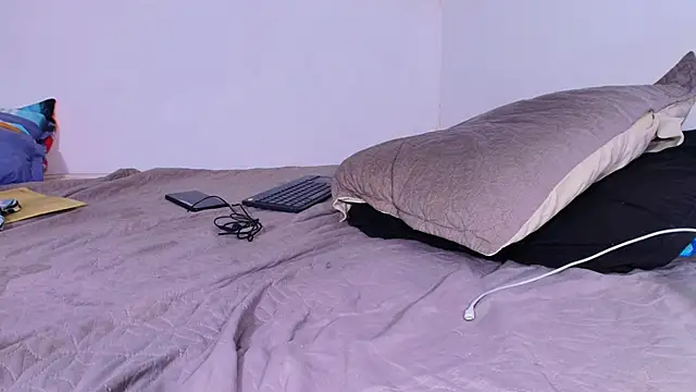 KaelMoreau live sex cam