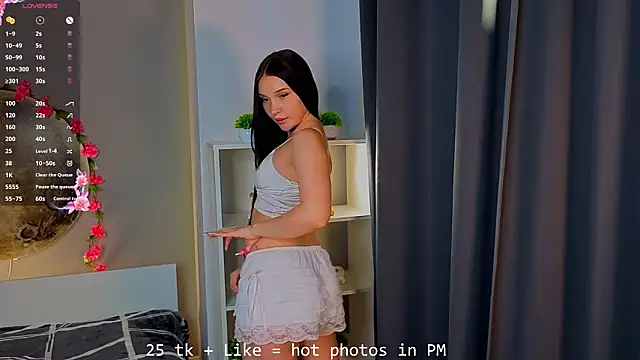 RoxannRunk's cam snapshot