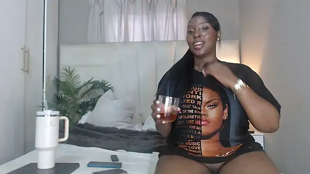 naughtyblackdolie's cam snapshot