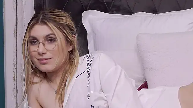 AnisiaConnor's cam snapshot