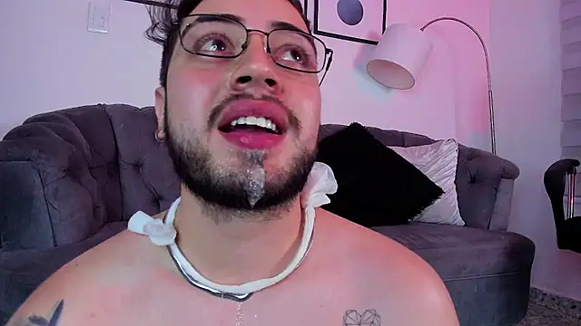 ethan_grace's cam snapshot