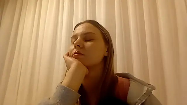 CrackShirker's cam snapshot